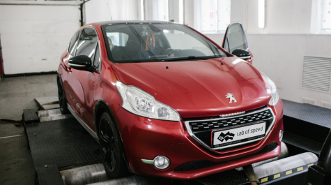 Peugeot 208 GTI 1.6 MT (200 л.с.) 2014